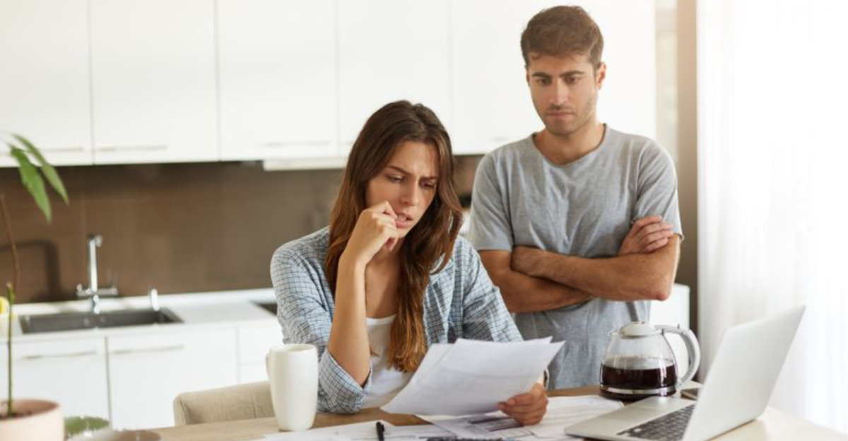10 Common Money Mistakes to Avoid in 2025